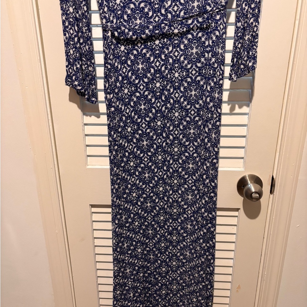 Stretchy Blue & White Printed Women's Dress with bell sleeves & tie - Picture 7 of 8